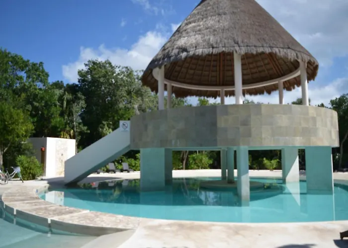 Hola, Paradise, Pool, Gym, And Tropical Escape *